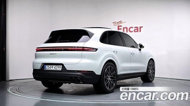 Porsche Cayenne 2024 — ფოტო 2/20