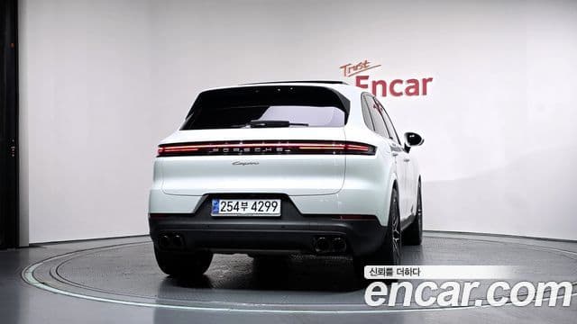 Porsche Cayenne 2024 — ფოტო 4/20