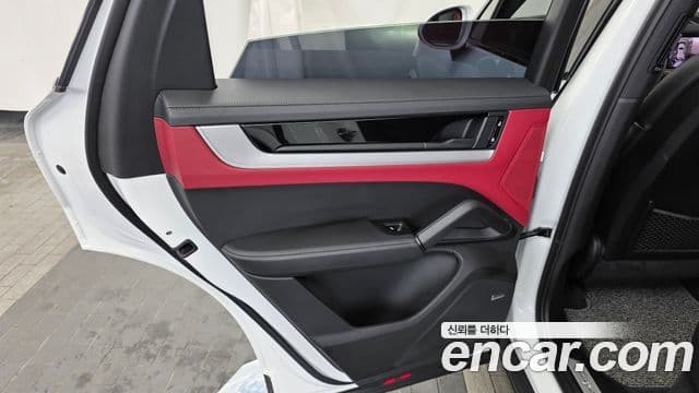 Porsche Cayenne 2024 — Photo 11/34
