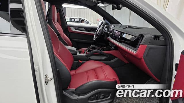 Porsche Cayenne 2024 — Photo 16/34