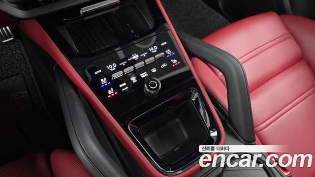Porsche Cayenne 2024 — Photo 2/34