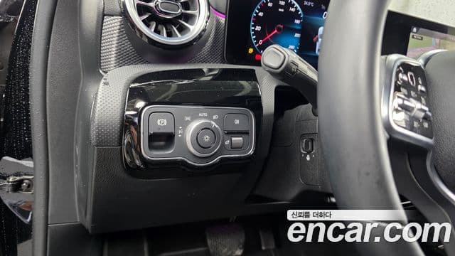 Mercedes-Benz A-Class 2022 — ფოტო 15/20