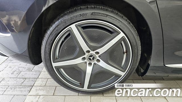 Mercedes-Benz EQE 2023 — ფოტო 4/20