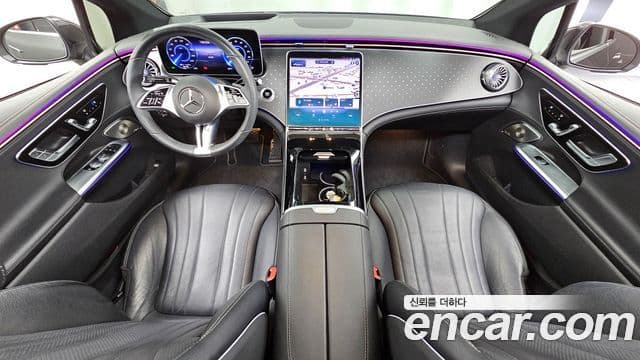 Mercedes-Benz EQE 2023 — ფოტო 13/20