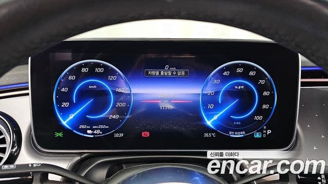 Mercedes-Benz EQE 2023 — ფოტო 15/20