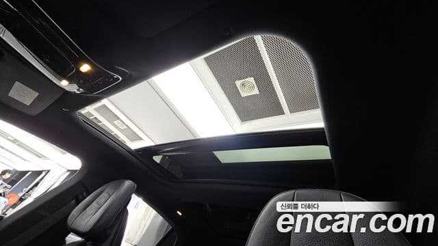 Mercedes-Benz EQE 2023 — ფოტო 17/20