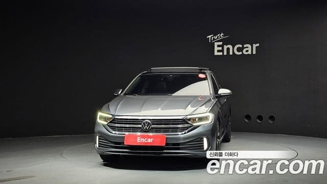 Volkswagen Jetta 2023 — ფოტო 2/20