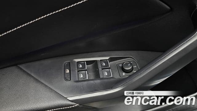 Volkswagen Jetta 2023 — ფოტო 18/20