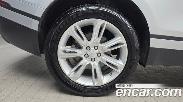 Land Rover Range Rover Velar 2018 — Şəkil 5/20