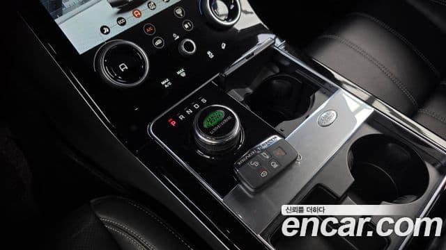 Land Rover Range Rover Velar 2018 — Şəkil 9/20