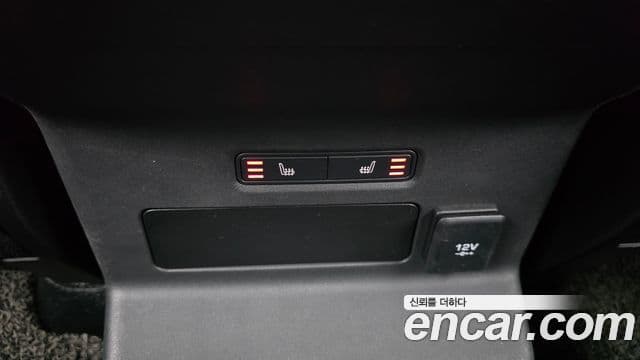 Land Rover Range Rover Velar 2018 — Şəkil 13/20