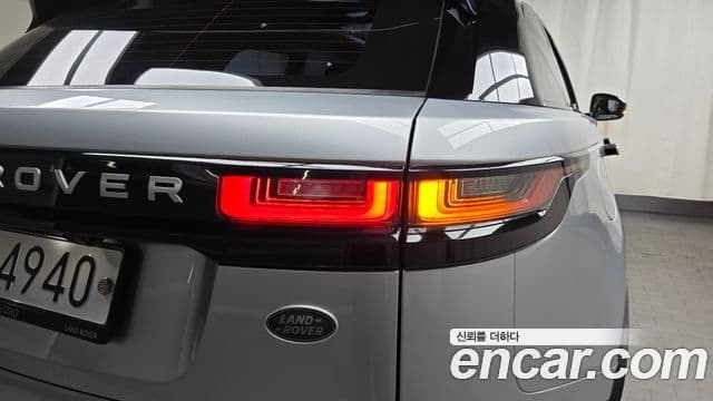 Land Rover Range Rover Velar 2018 — Photo 2/31