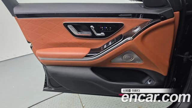 Mercedes-Benz S-Class 2022 — Photo 33/34