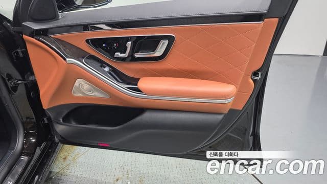 Mercedes-Benz S-Class 2022 — Photo 3/34