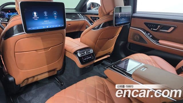 Mercedes-Benz S-Class 2022 — Photo 28/34