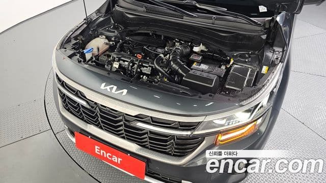Kia Seltos 2023 — Şəkil 6/20