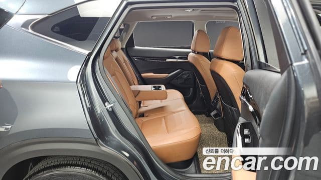 Kia Seltos 2023 — Şəkil 11/20
