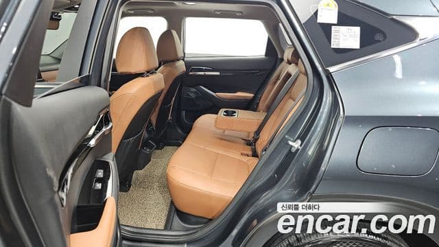Kia Seltos 2023 — Şəkil 12/20