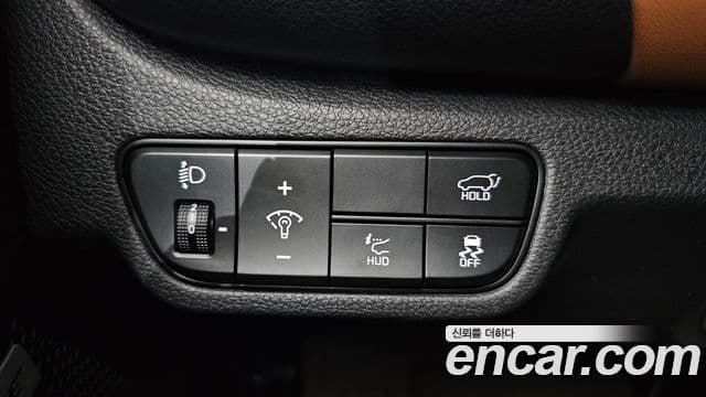 Kia Seltos 2023 — Şəkil 19/20