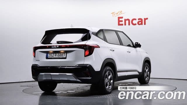 Kia Seltos 2022 — ფოტო 2/20