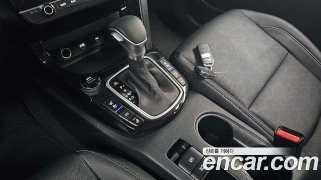 Kia Seltos 2022 — ფოტო 9/20