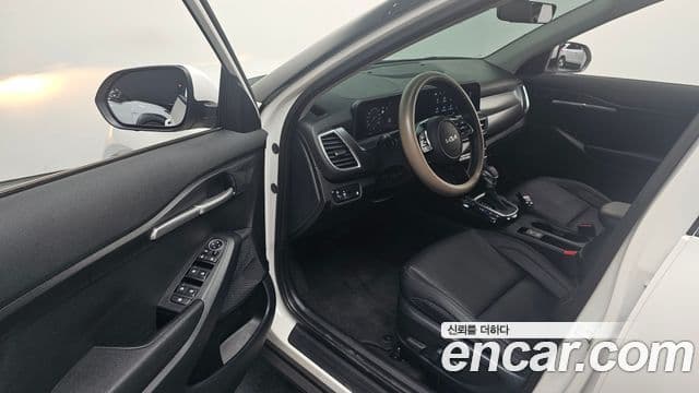 Kia Seltos 2022 — ფოტო 10/20