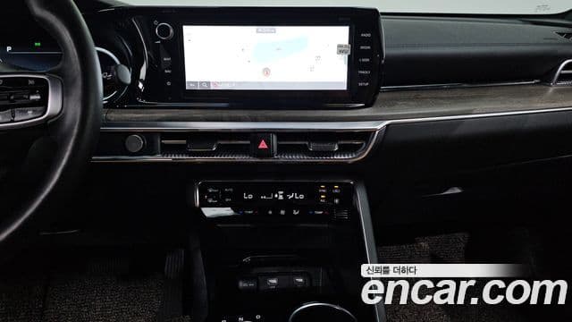 Kia K5 2021 — ფოტო 14/20