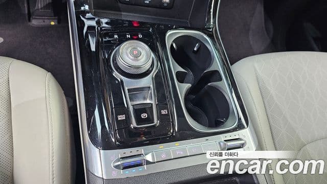 Kia Carnival 2020 — фото 9 из 20