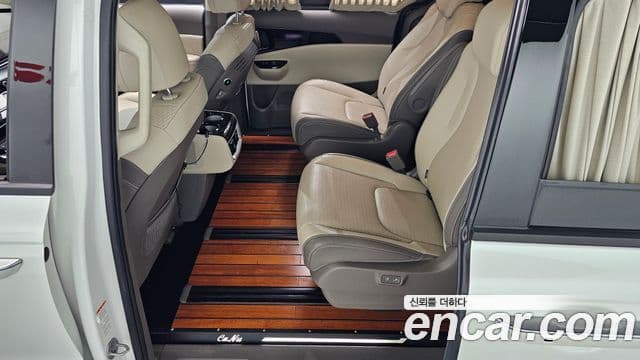 Kia Carnival 2021 — ფოტო 11/20