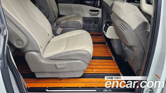 Kia Carnival 2021 — ფოტო 12/20