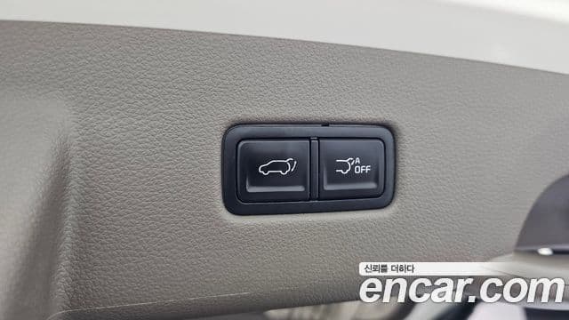 Kia Carnival 2021 — ფოტო 15/20