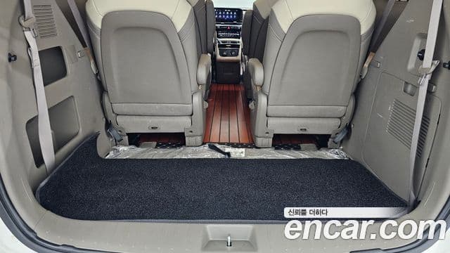 Kia Carnival 2021 — ფოტო 16/20