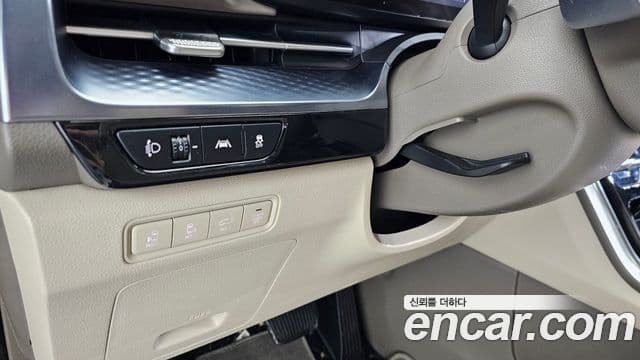 Kia Carnival 2021 — ფოტო 19/20