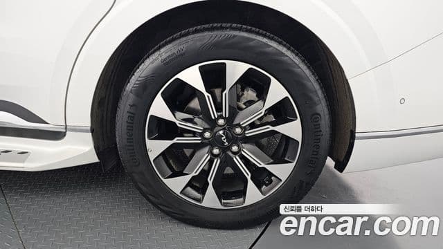 Kia Carnival 2021 — Photo 11/32