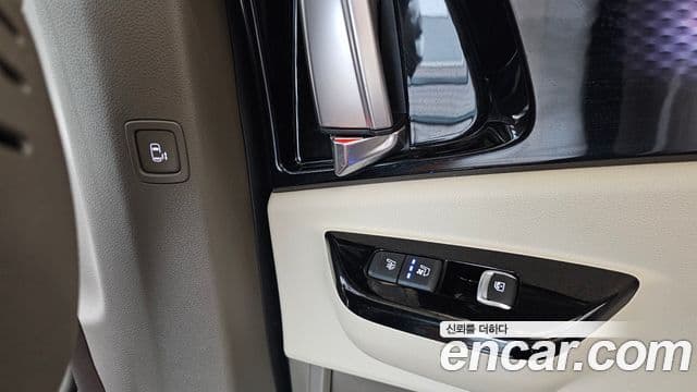 Kia Carnival 2021 — Photo 19/32