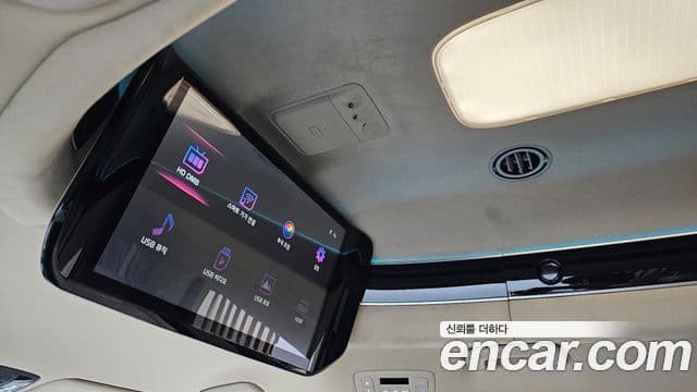 Kia Carnival 2021 — Photo 16/32