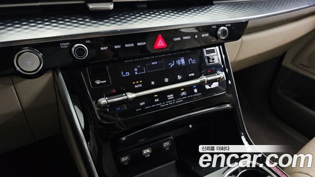 Kia Carnival 2021 — Photo 9/32