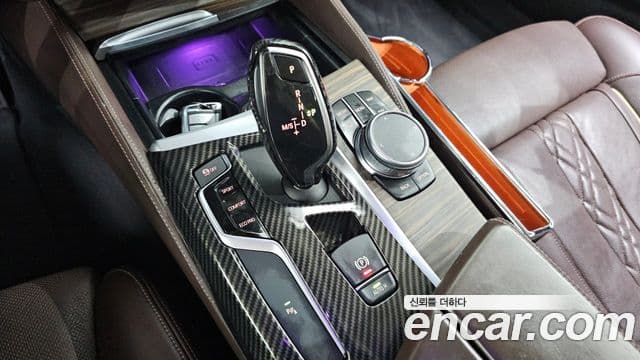 BMW 5 Series 2019 — Фото 9/20