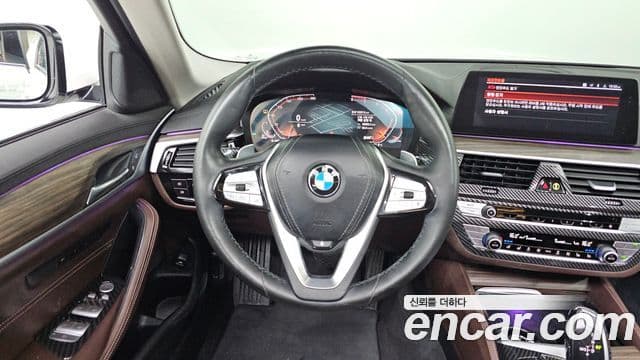 BMW 5 Series 2019 — Фото 13/20