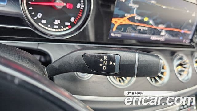 Mercedes-Benz E-Class 2018 — Şəkil 9/20