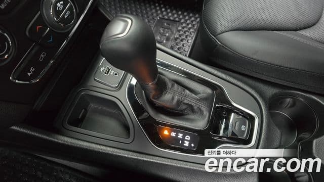 Jeep Cherokee 2021 — Şəkil 7/20