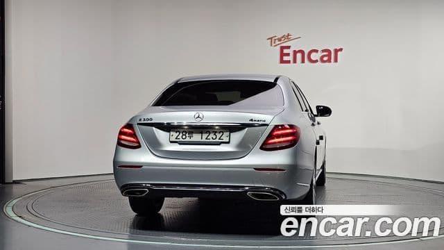 Mercedes-Benz E-Class 2018 — ფოტო 4/20
