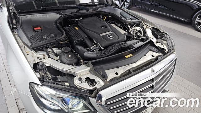 Mercedes-Benz E-Class 2018 — ფოტო 6/20