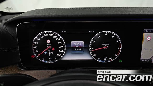 Mercedes-Benz E-Class 2018 — ფოტო 8/20