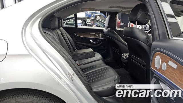 Mercedes-Benz E-Class 2018 — ფოტო 12/20