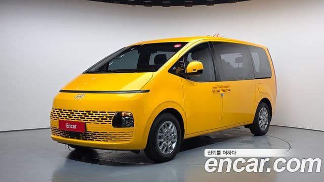 Hyundai Staria 2025 — Фото 1/20