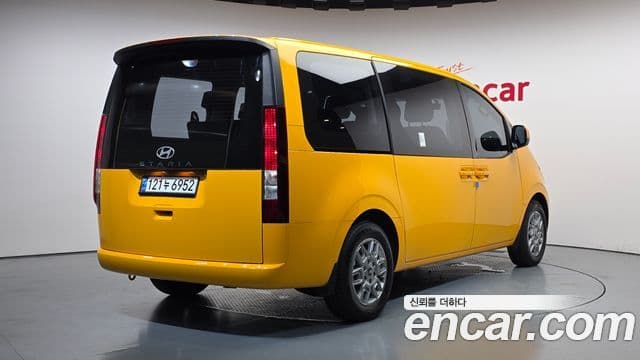 Hyundai Staria 2025 — Фото 2/20