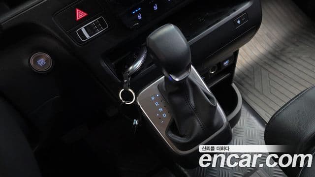Hyundai Staria 2025 — Фото 9/20