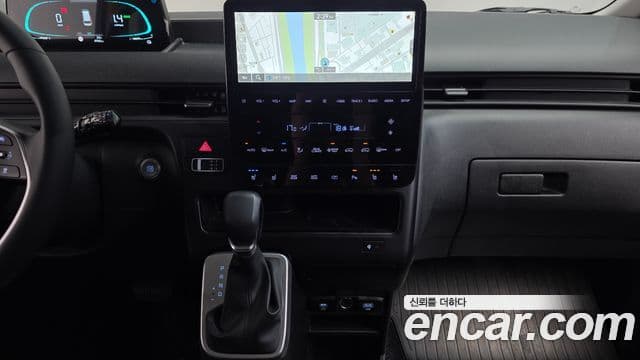 Hyundai Staria 2025 — Фото 15/20