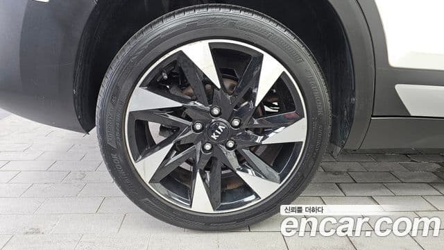 Kia Seltos 2021 — ფოტო 5/20